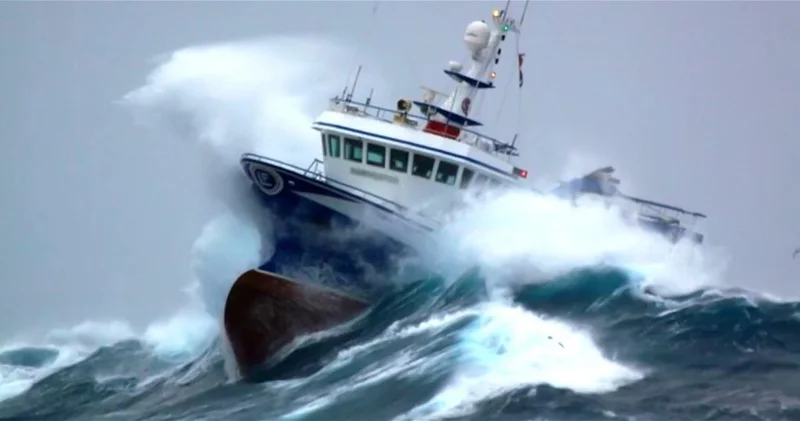 Штормовое предупреждение: на Каспии ожидается усиление ветра