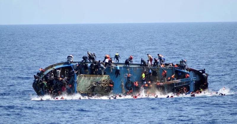 У побережья Гамбии при крушении судна погибли семь человек