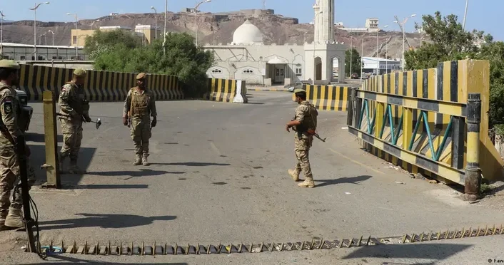 Поддерживаемая Саудовской Аравией коалиция нанесла авиаудары по силам ЮПС в Йемене