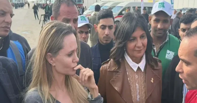 Анджелина Джоли посетила КПП Рафах