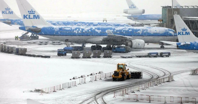 Avropanın ən böyük hava limanlarından birində yüzlərlə reys ləğv edildi