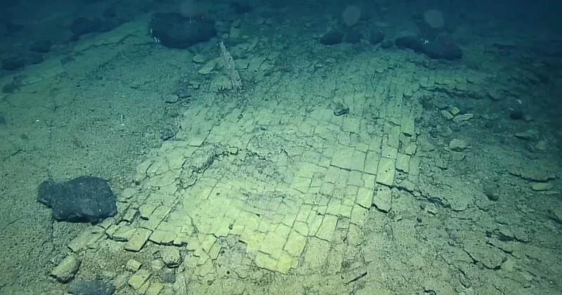 Okeanın dibində “Atlantidaya aparan yol” aşkarlanıb?
