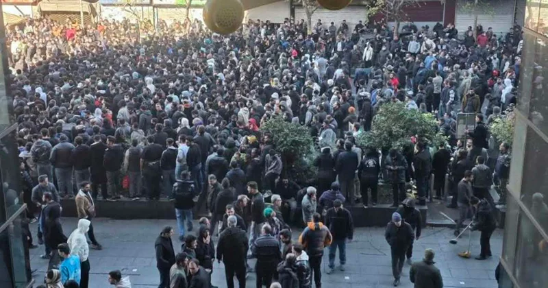 İranda polis bölməsinə hücum: Ölənlər var