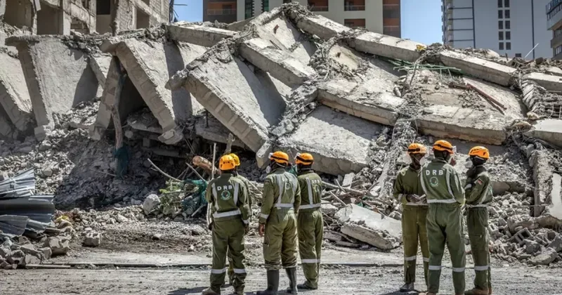 Обрушение здания в Найроби: под завалами остаются люди