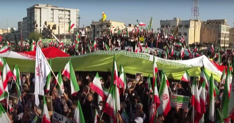 “İran alov içində: etirazlar şəhərləri aşır, rejimlə toqquşma dərinləşir“ İsrail mətbuatı