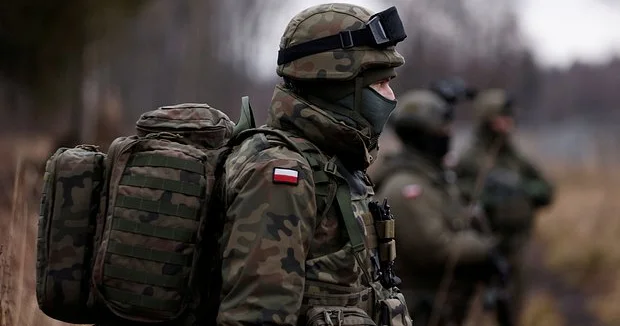 Polşa 300 min nəfəri orduya çağırır