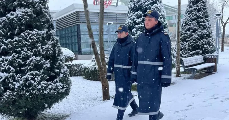 Полиция Азербайджана и в снег работает в усиленном режиме ФОТО / ВИДЕО