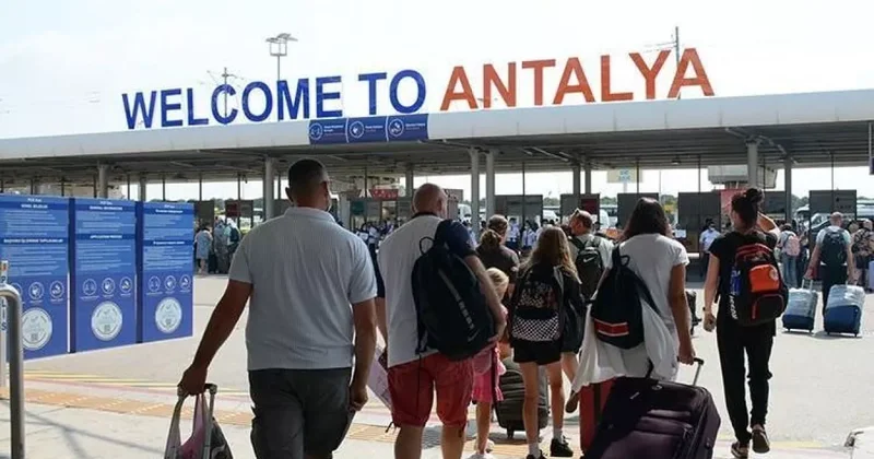 Анталья побила рекорд по количеству туристов