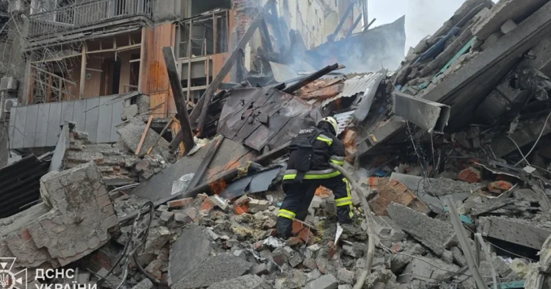 Xarkov ballistik raketlərlə vurulub: Yaralananlar var