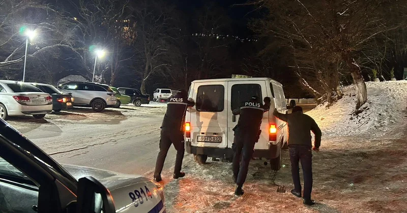 Непогода в Азербайджане: сотрудники полиции несут непрерывную службу ФОТО