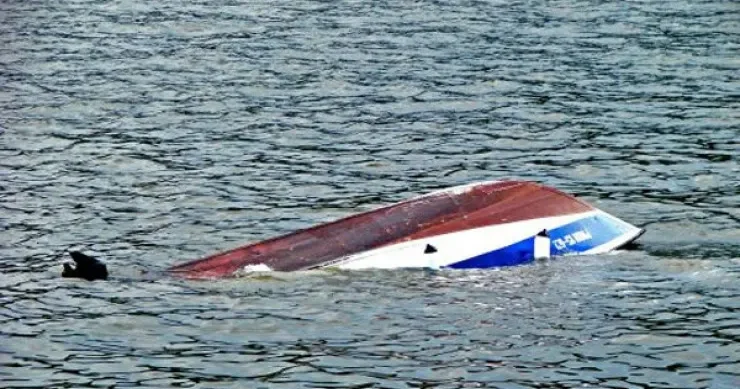 Rusiyada qayıq aşdı: 3 nəfər öldü, bir yaralı var