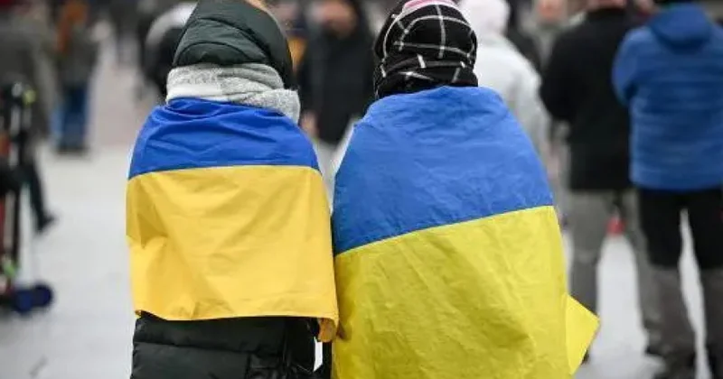 Sorğu: Ukraynalıların 62 faizi müharibə şəraitinə dözməyə hazırdır