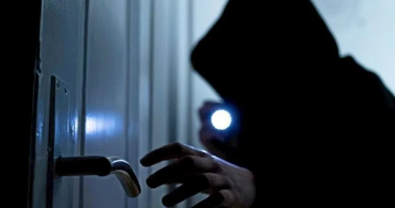 Janna Darkın qılıncını oğurladı Qonşu küçədə saxlanıldı