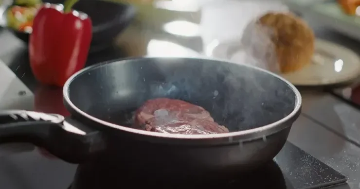 Əgər yemək tavaya yapışırsa, bunu edin