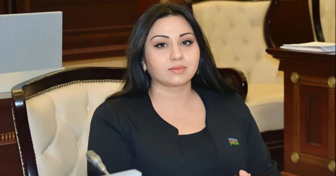 Məktəbdə geyim qaydaları necə olmalıdır? Örtülü geyinsələr daha yaxşı olar