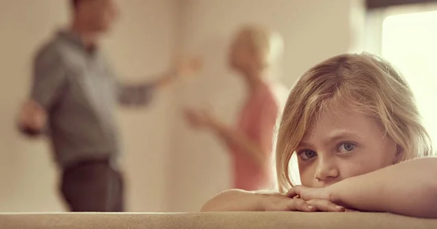 İcra məmuru borclunu müdafiə edir? Ananın aliment iddialarına rəsmi cavab