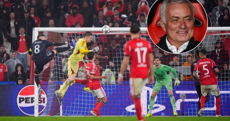 Mourinyonun köməyinə qapıçı çatdı