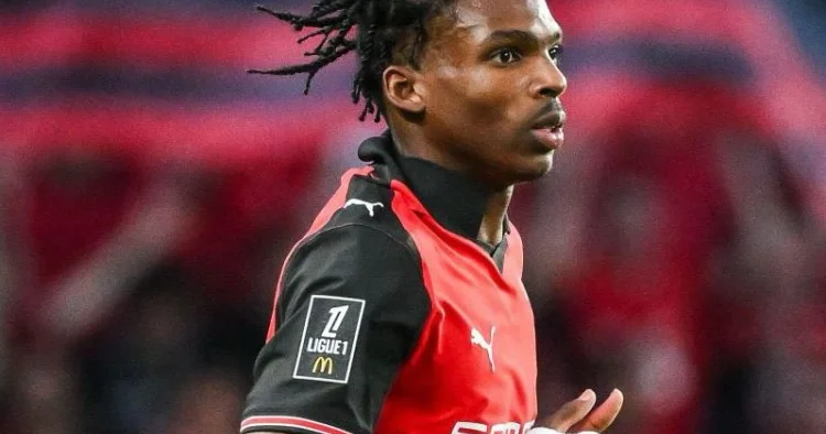 Liverpul Fransa millisinin müdafiəçisini transfer edir