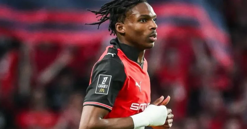 Qarabağ ın iki rəqibi fransalı uğrunda mübarizə aparır SON DURUM