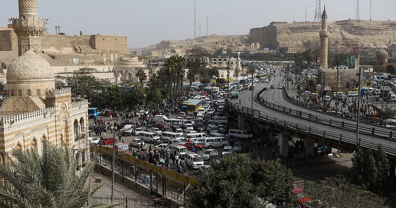 Qahirədə mağazalar yerə çökdü