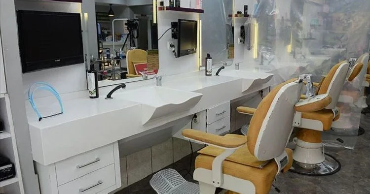 Bakıda bərbərxanada dava Müştəri döyüldü