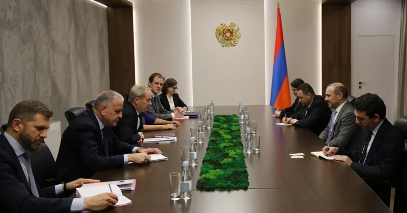 Armen Qriqoryan regional infrastrukturun inkişafı üzrə layihələri Aİ rəsmisinə təqdim edib