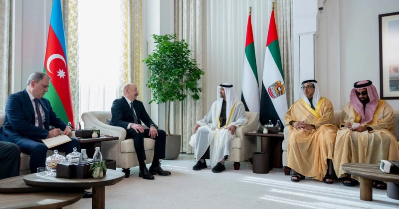Ильхам Алиев встретился в Абу Даби с Президентом ОАЭ