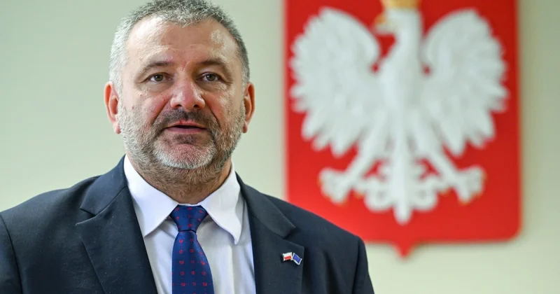 Polşanın ədliyyə naziri keçiddə piyadaya yol vermədiyinə görə cərimələnib