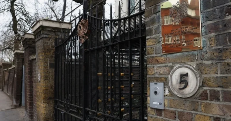 Российскому дипломату указали на дверь