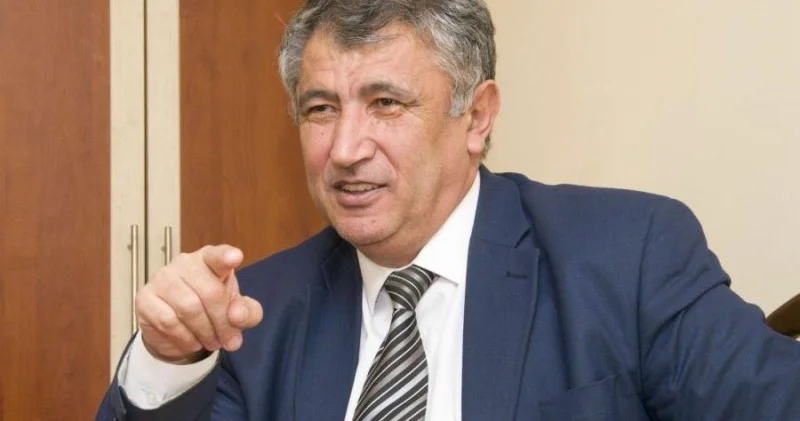 “Hadisələr elə dəyişə bilər ki, Anar yenə sədr seçilər” Qəşəm Nəcəfzadə ilə GÜNDƏM MÜSAHİBƏ