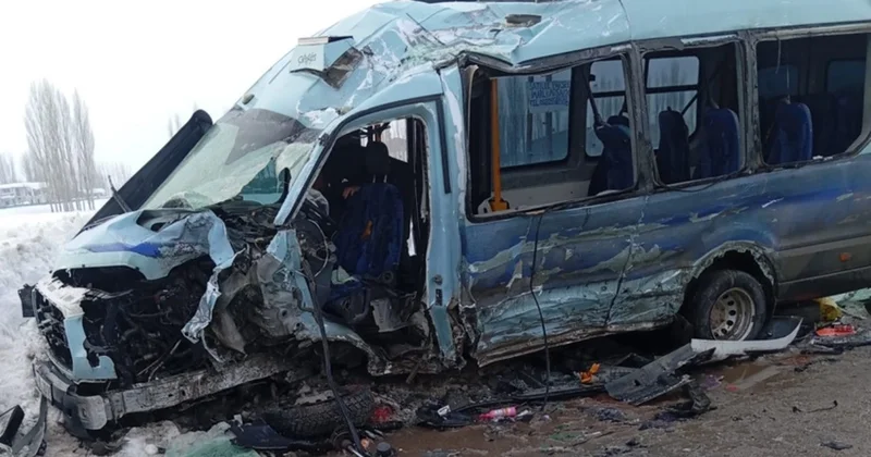 В Турции столкнулись два автобуса, ранены 18 человек