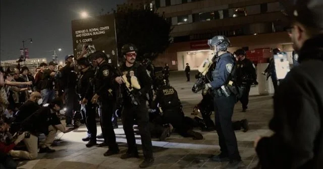 Los Ancelesdə ICE əleyhinə etirazlar zamanı onlarla .şəxs saxlanılıb