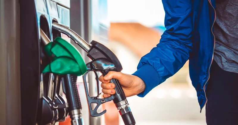 Hökumət yanacağın qiymətini endirir Litri nə qədər olacaq?