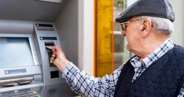 Когда будут выплачены пенсии с учетом повышения?