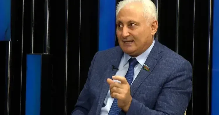 ABŞ nin İranla bağlı hədəfi həm də rejimi dəyişməkdir Deputat