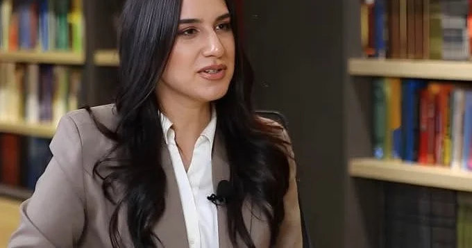 “Sosial şəbəkələr nə tamamilə təhlükəli, nə də faydalı vasitədir”