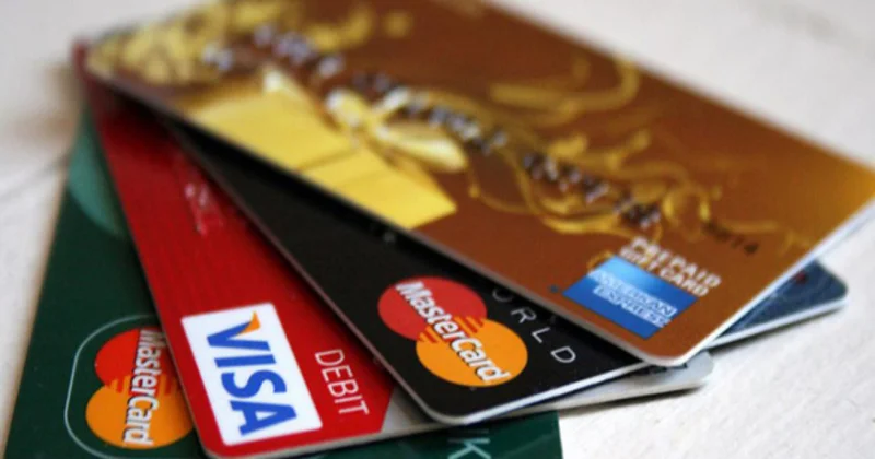 Azərbaycanda kredit kartları ilə aparılan əməliyyatların həcmi 8% artıb