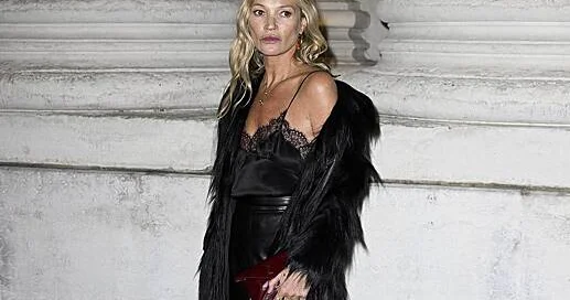 Keyt Mossun görünüşü porsuq ombası ilə müqayisə edildi...