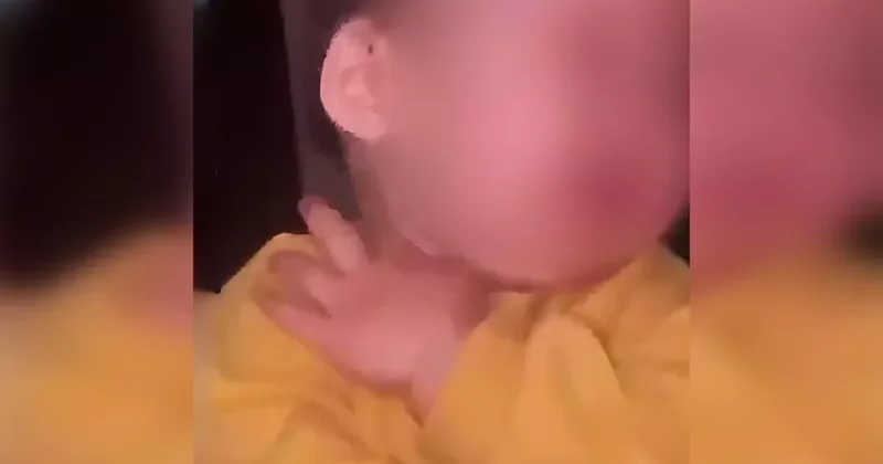 Месть отцу: в Казахстане женщина избила своего ребенка Видео