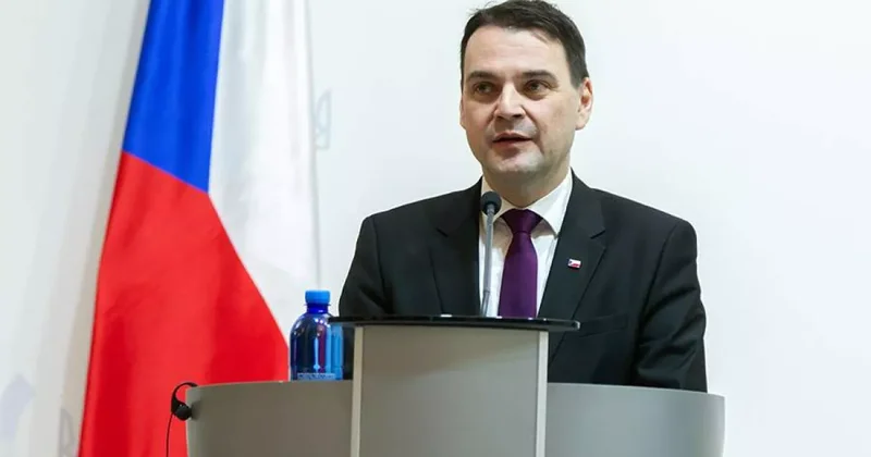 Глава МИД Чехии решил игнорировать администрацию президента