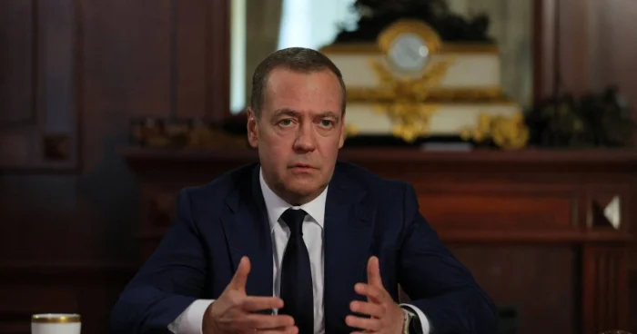Medvedev: NATO nun dağılması hamının xeyrinədir