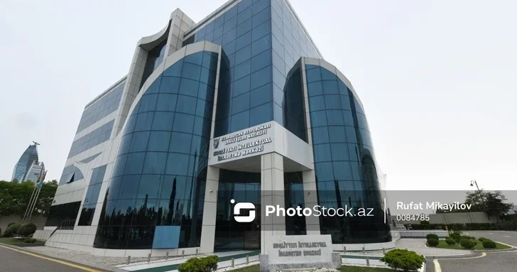 МВД Азербайджана напоминает водителям о правилах безопасного движения