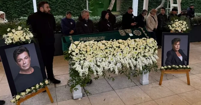 Məşhur müğənninin küsülü olduğu həmkarı da dəfninə gəldi