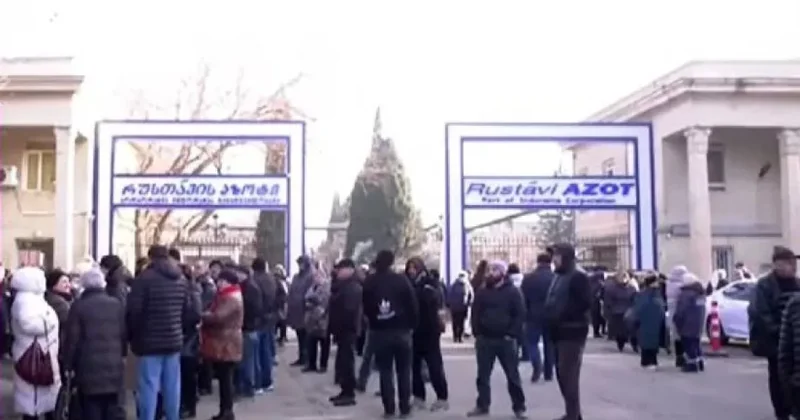 1000 работников крупнейшего химического предприятия Грузии бастуют из за низких зарплат