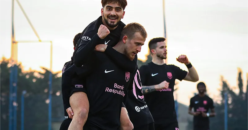 “Sabah” iki rekordunu təkrarladı