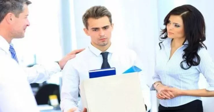 İş yerlərində kütləvi ixtisarlar aparılır, yüzlərlə insan boş qalıb DEPUTAT