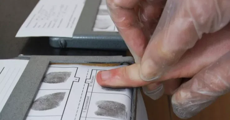 DİQQƏT: Bu ölkəyə gedəndə də barmaq iziniz götürüləcək