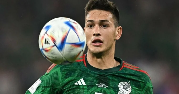 Beşiktaş Meksika millisinin müdafiəçisi üçün 12 milyon təklif etdi