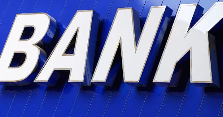 Bu bankların əməliyyat gəlirləri 300 milyon manatdan çoxdur SİYAHI