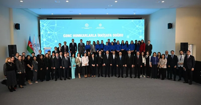 Gənc həmkarlarla inkişafa doğru adlı tədbir keçirilib FOTOLAR